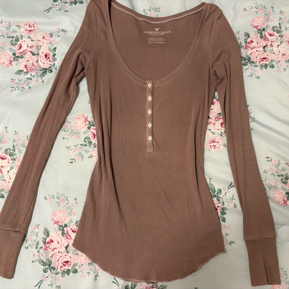 2000s american eagle henley top | elena gilbert top | bella swan top
